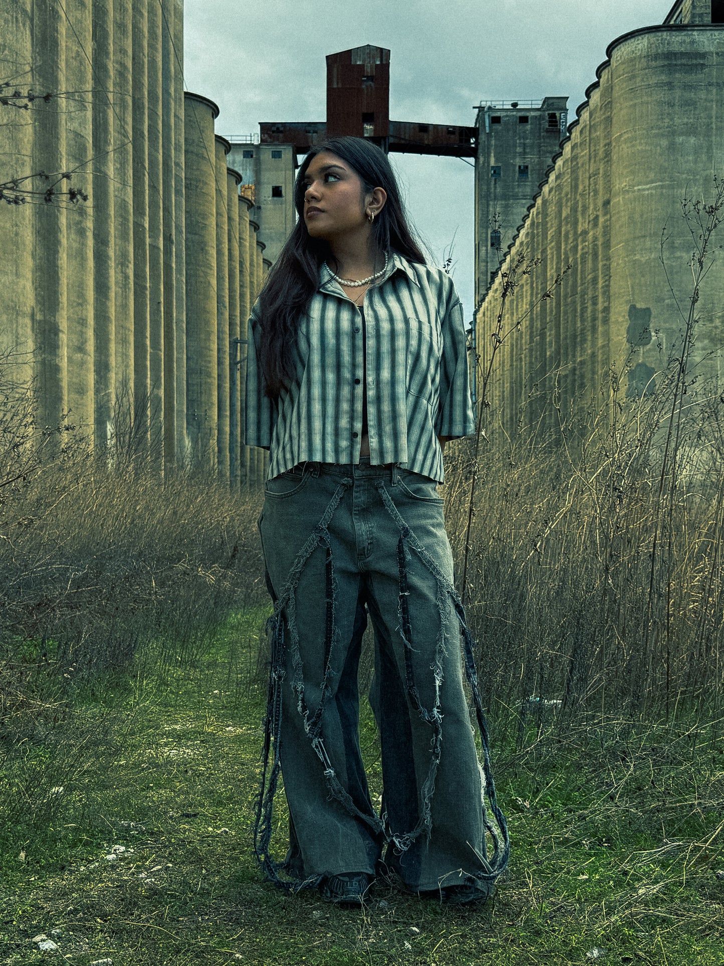 'DISTRESS' Caged Denim Pants